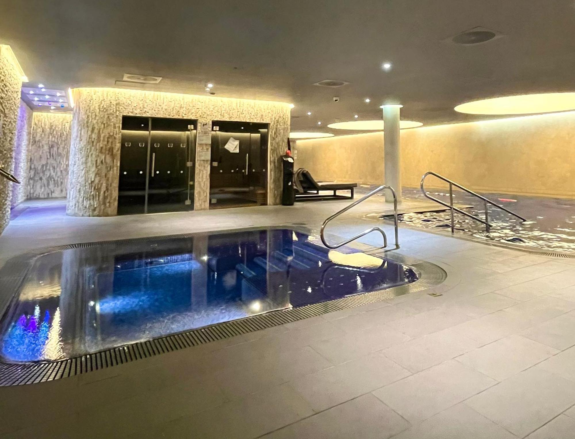 Luxury In Canary Wharf Centre With Private Balcony, And 360 Skyline View *