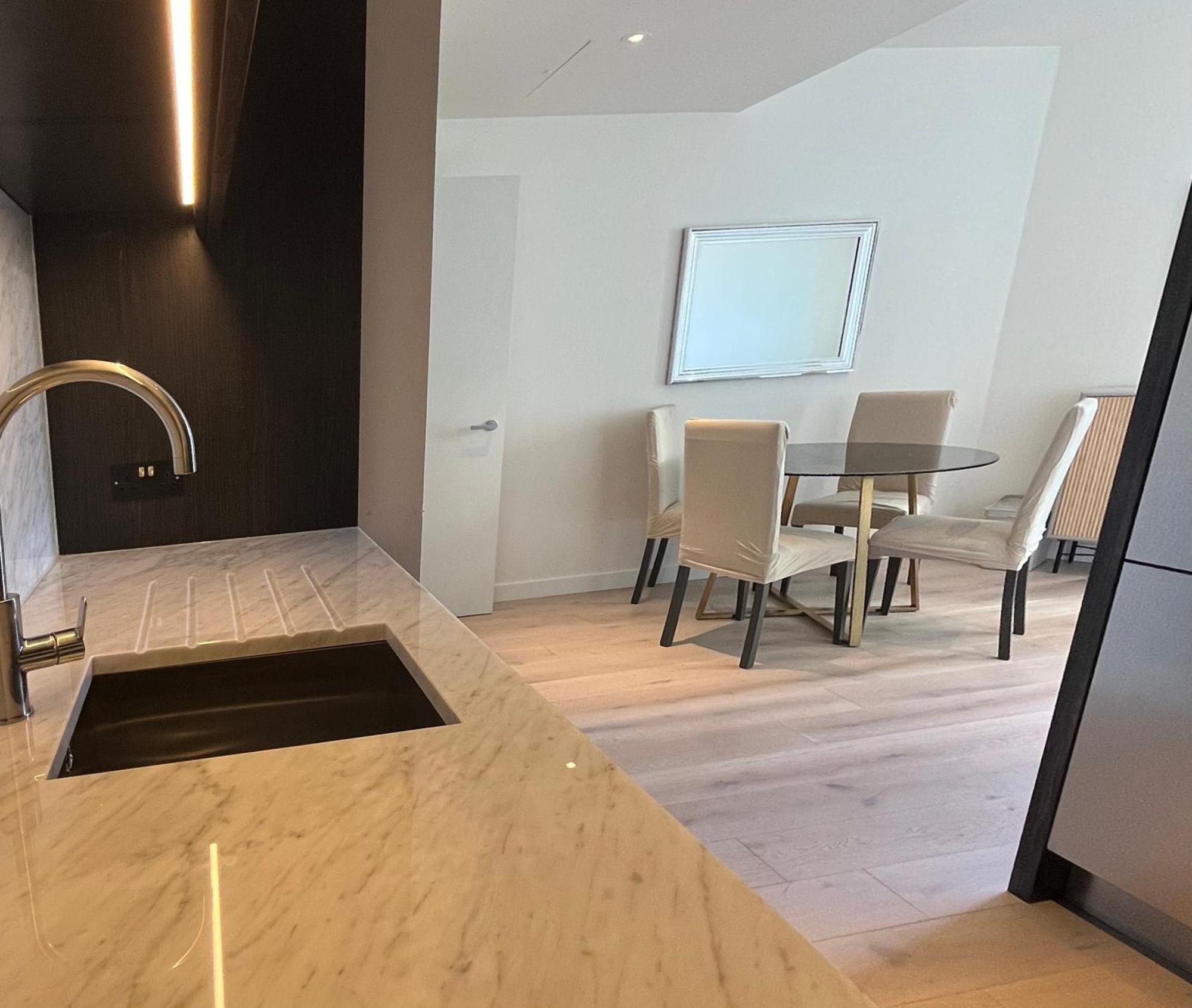 Luxury In Canary Wharf Centre With Private Balcony, And 360 Skyline View